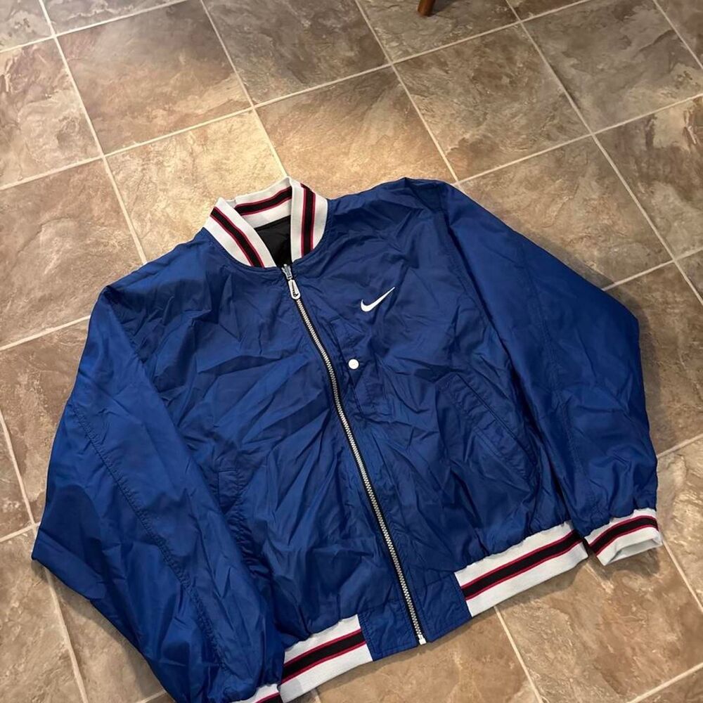 Vintage 1990s Nike blue an black reversible jacket, great shape, size M!